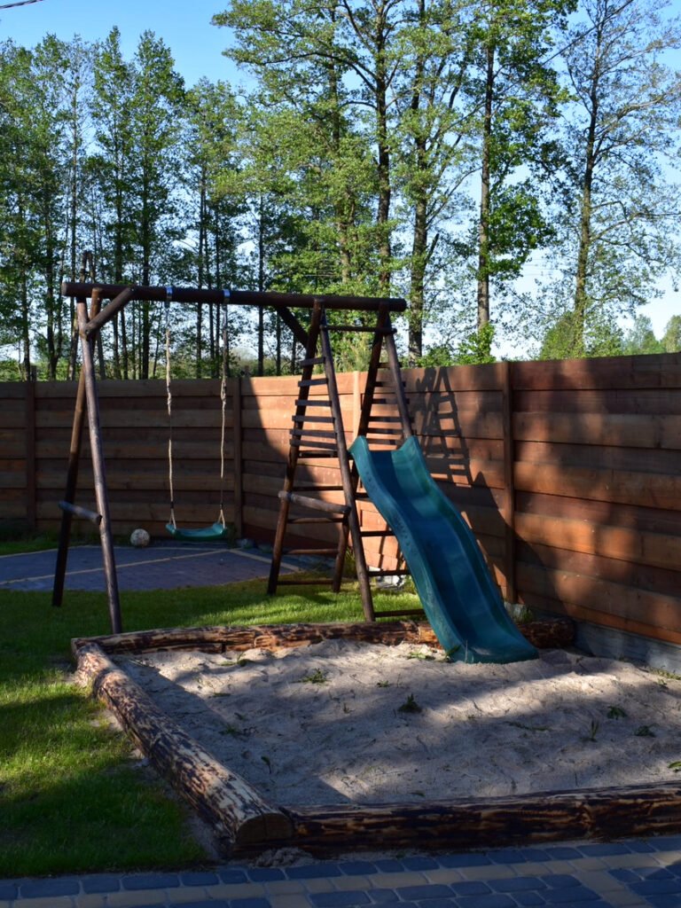 Domek Biały podwórko